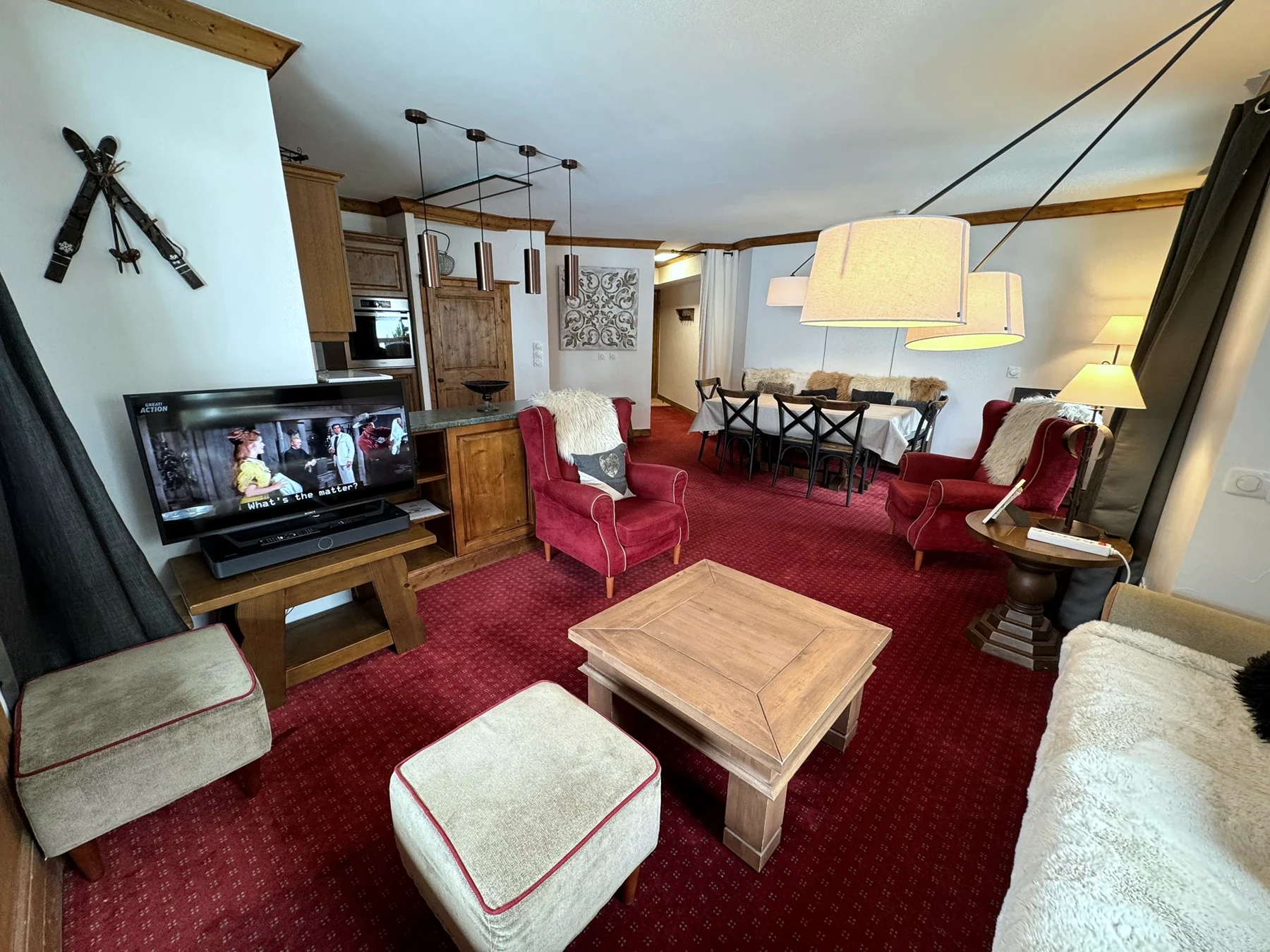 Salon chaleureux de l’appartement n°3069 à Arc 1950