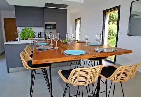 Cuisine équipée de la Villa Mer & Tennis à Porticcio